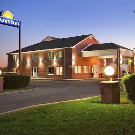 Days Inn By Wyndham Stouffville Dış mekan fotoğraf